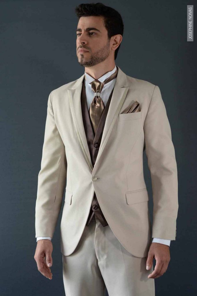 Traje de Noivo - Corte Slim Beje com Colete Cappucino