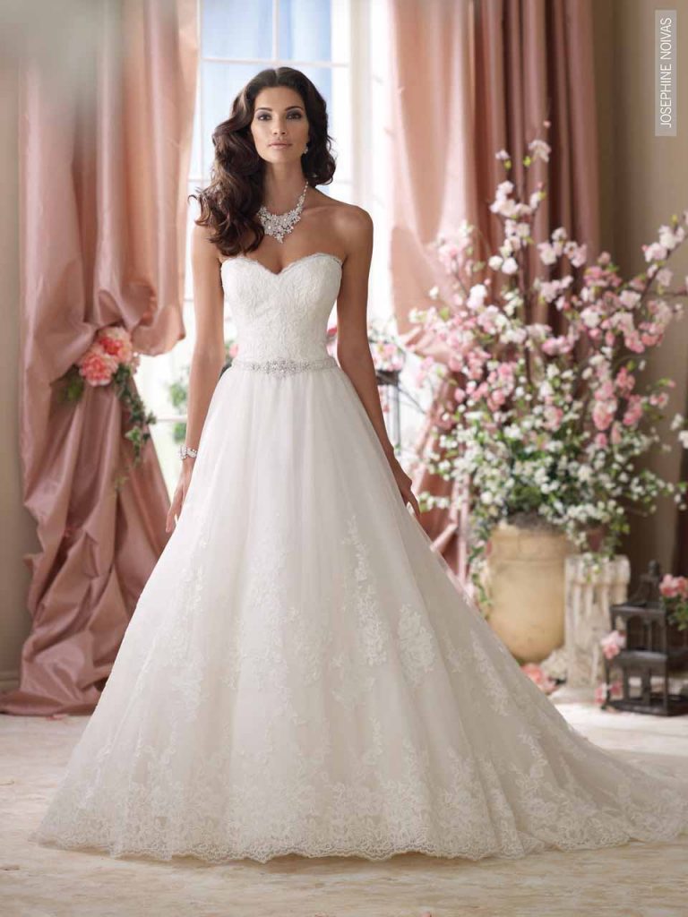 Vestido de Noiva - Princesa com cinto de cristais