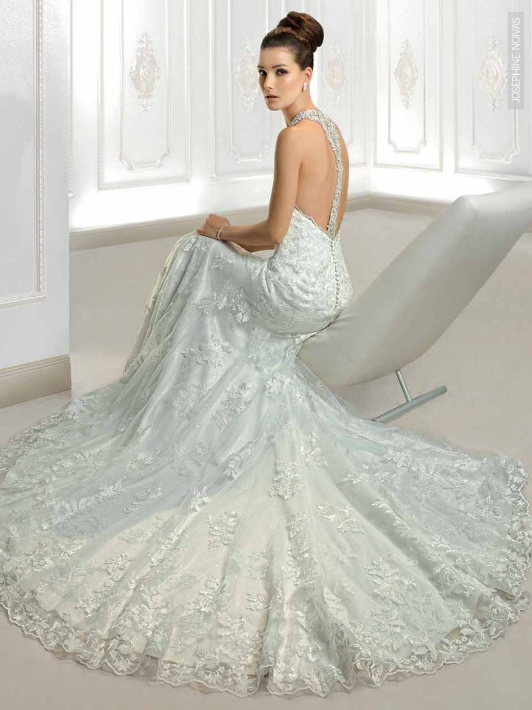 Vestido de Noiva - tomara que caia com costas bordadas