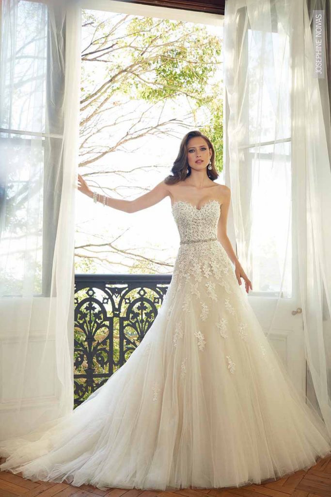 Vestido de Noiva tomara que caia princesa saia semi sereia