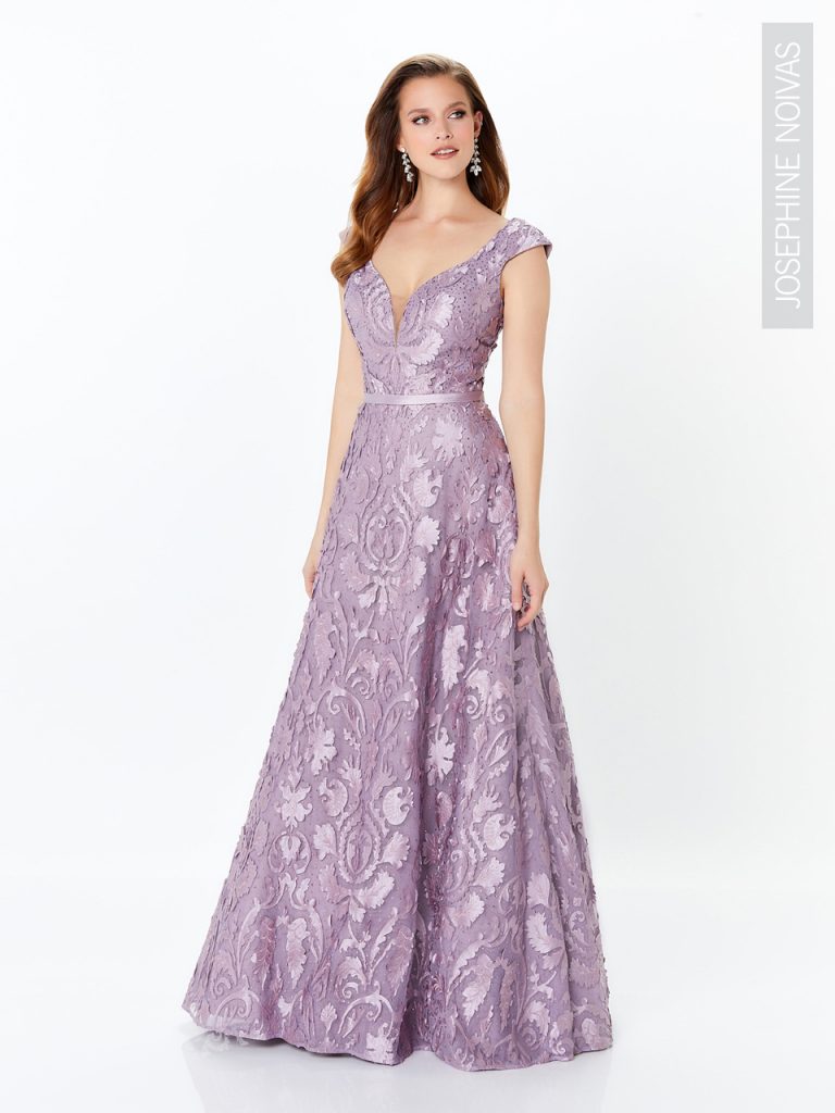 Vestido de festa corte evaze lilas em rendas