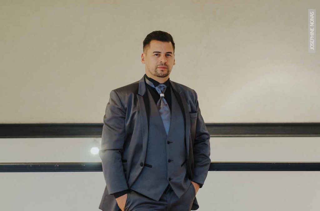 Traje de Noivo - Grafite com Camisa Preta