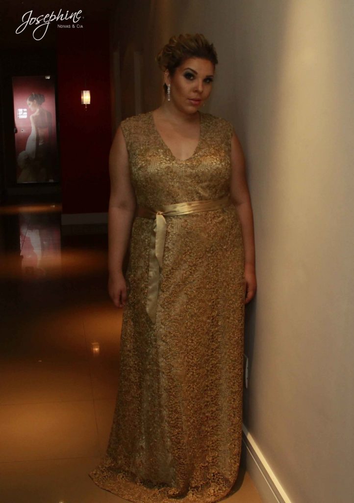 Vestido de Festa Plus Size - Dourado