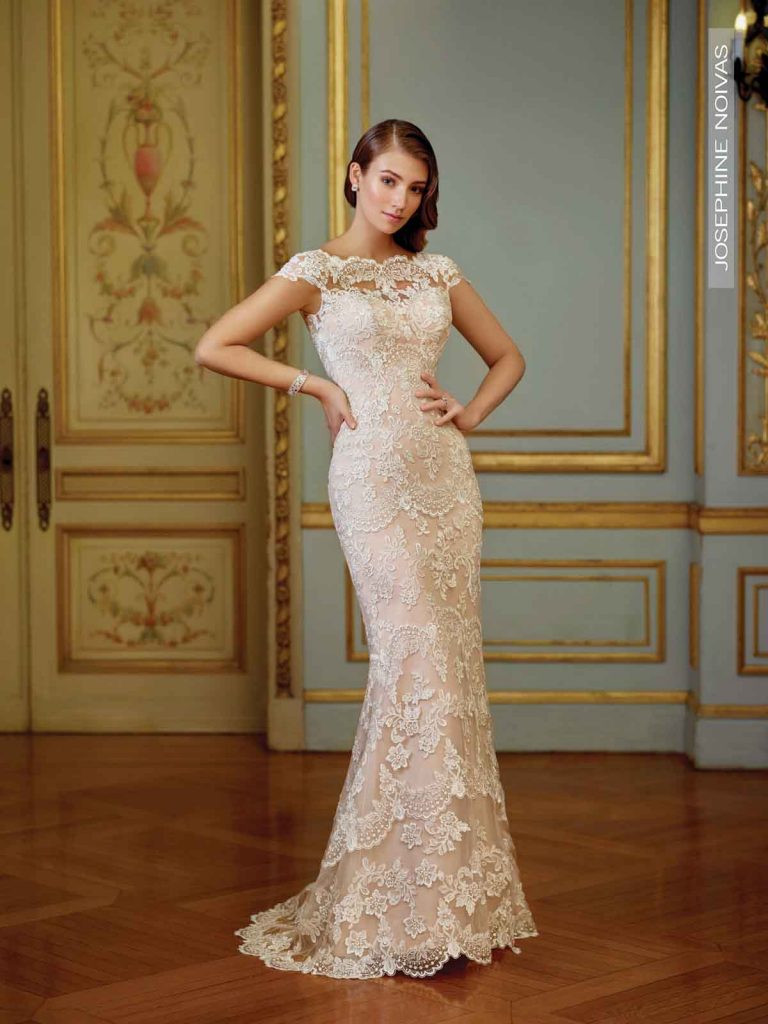 Vestido de Noiva - Assereiado com rendas