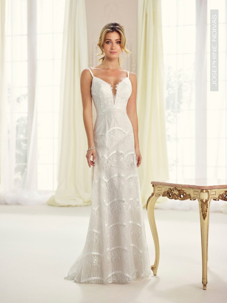Vestido de Noiva - Corte Reto de Rendas