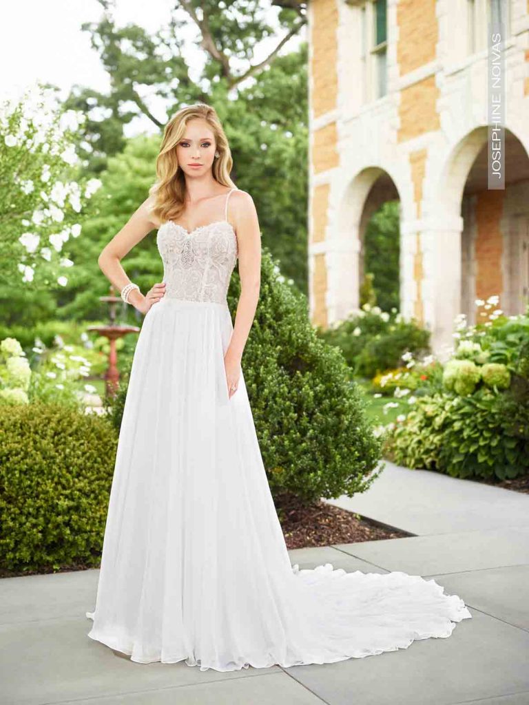 Vestido de Noiva - Evasê Fluido com alças