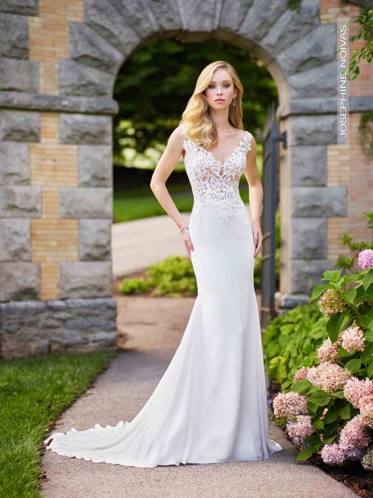 Vestido de Noiva - Liso e Rendas