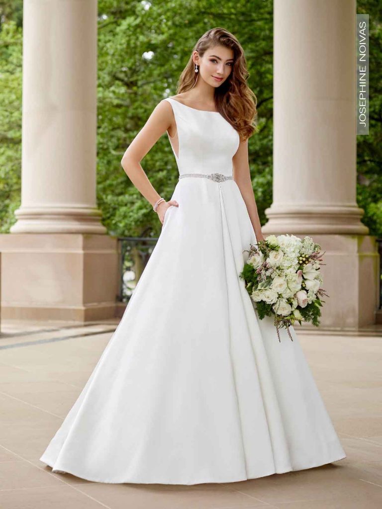 Vestido de Noiva - Princesa com cinto de pedraria