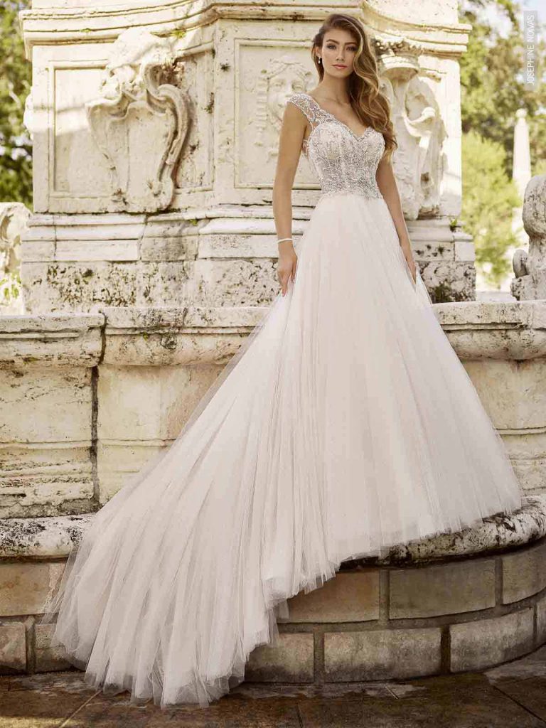 Vestido de Noiva - Princesa com corpo todo bordado em prata